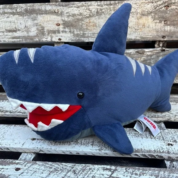 Maxwell the shark by Gund - Picture 9 of 12